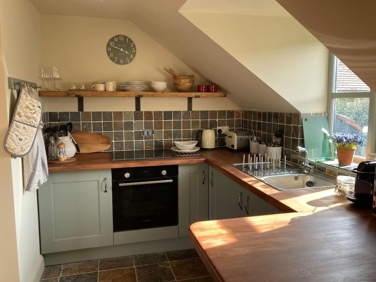 Larkham Loft Apartment Teffont Magna Exterior photo